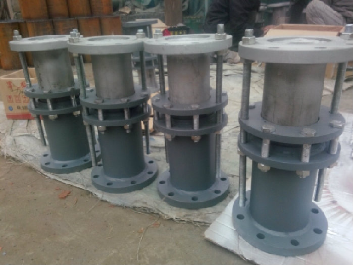 高溫焊接套筒伸縮器的型號(hào)安裝使用注意事項(xiàng)